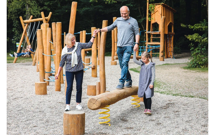 Niedrigseilgarten & Bewegungspark im Kurpark