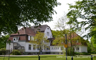 Die Kinderfachklinik ist eine Klinik für Rehabilitation, Vorsorge- und Heilbehandlung von seelisch und psychosomatisch beeinträchtigten Kindern, Jugendlichen und jungen Erwachsenen.