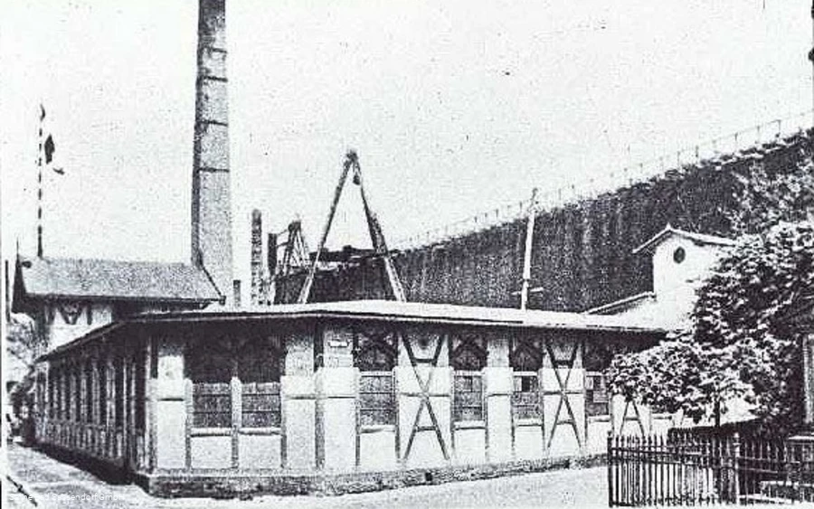 Dieses Bild zeigt eine alte Aufnahme des Gebäudes. Dieses Bild zeigt eine alte Aufnahme des Gebäudes.