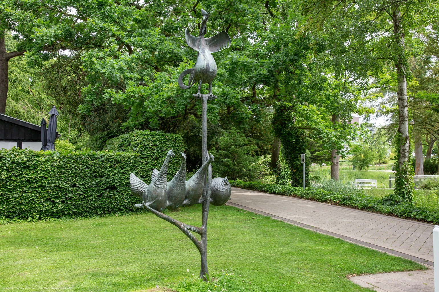 Hühnerbaum (Skulptur im Kurpark Bad Sassendorf)
